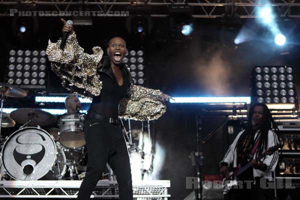 SKUNK ANANSIE - 2010-08-27 - SAINT CLOUD - Domaine National - Grande Scene - 